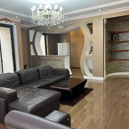 Cosy Apartment In The City Centre Tbilisi Bagian luar foto